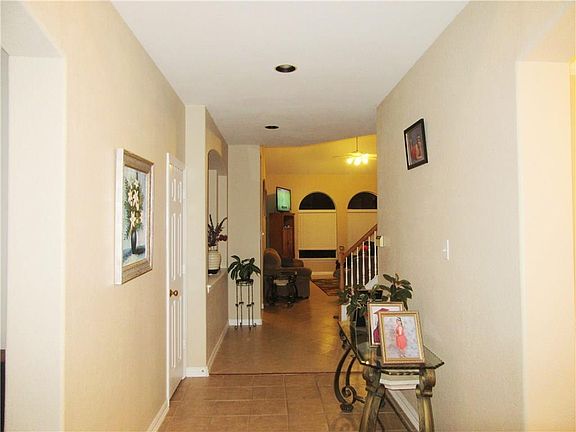 5th image of 1371 Clear Creek Dr