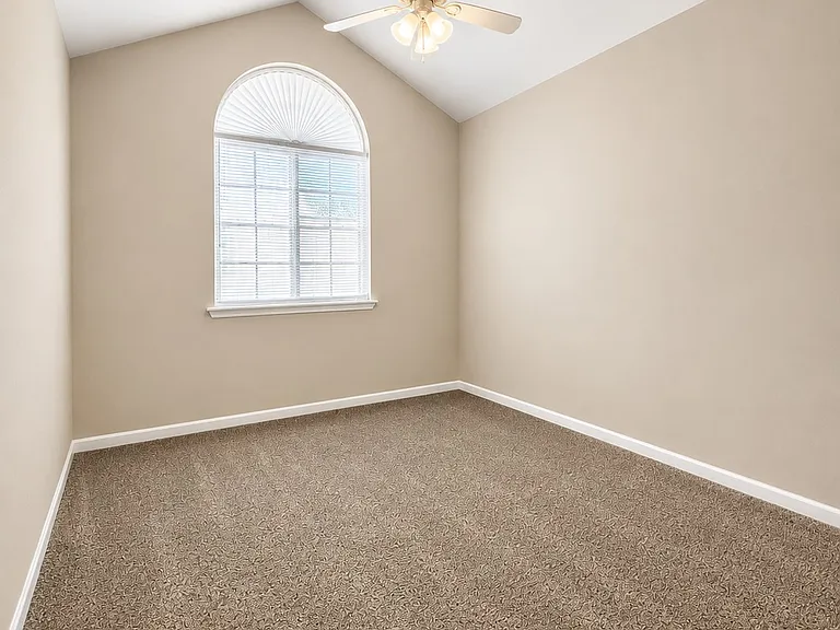 346 Gethings Cir #346 — Photo 12
