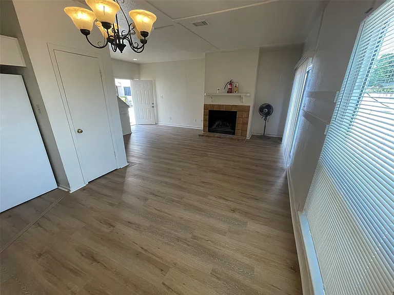 11041 Albury Dr — Photo 9
