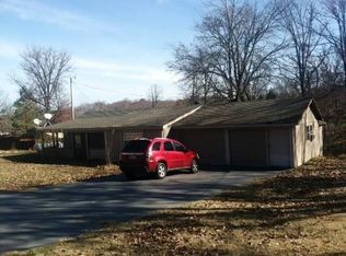 290 Jonathan Point Rd, Benton, KY 42025