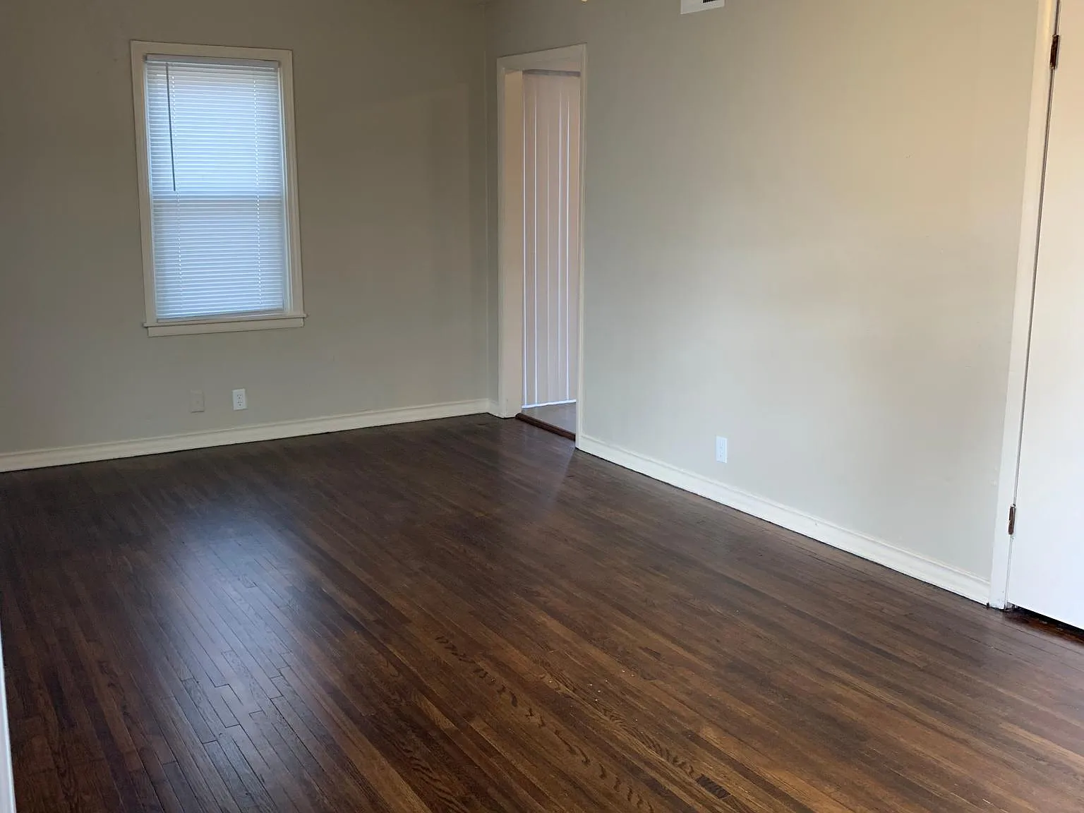2 bed, 720 sqft, $900 — Photo 4