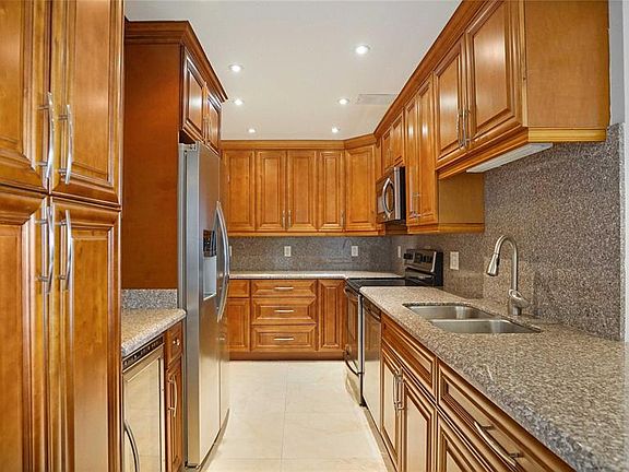 5th image of 4250 Galt Ocean Dr #42504J