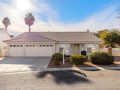 825 Royal Moon Ave, Las Vegas, NV, 89123