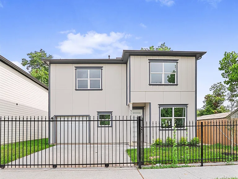 4111 E Toliver St — Photo 1
