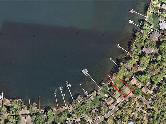 5th image of 2050 Lake View Dr
