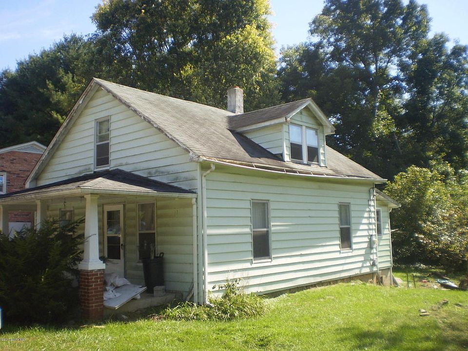 2nd image of 415 Church St