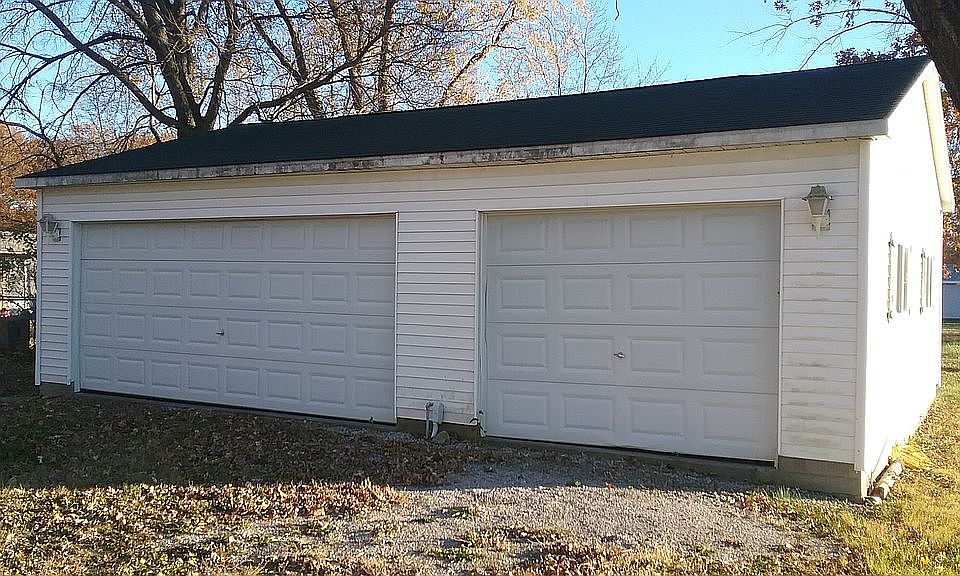 3 car garage