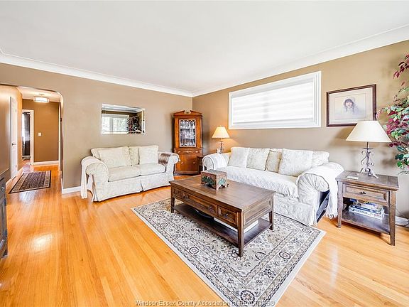 3rd image of 1347 Bernard Rd