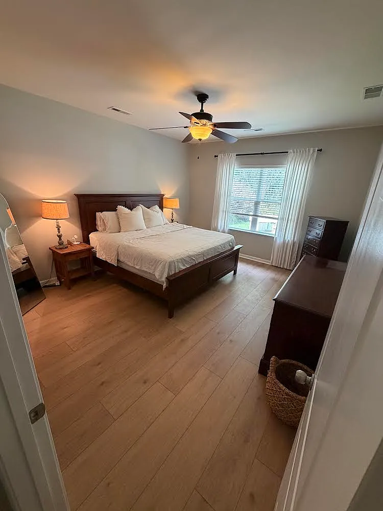 4 bed, 3.5 bath, 2464 sqft, $3,800 — Photo 4