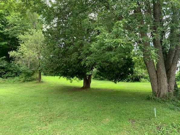 71 South Windsor Street, Royalton, VT 05068