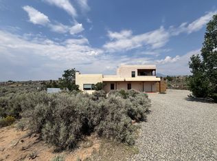 70 Camino De Los Arroyos, Ranchos De Taos, NM 87557