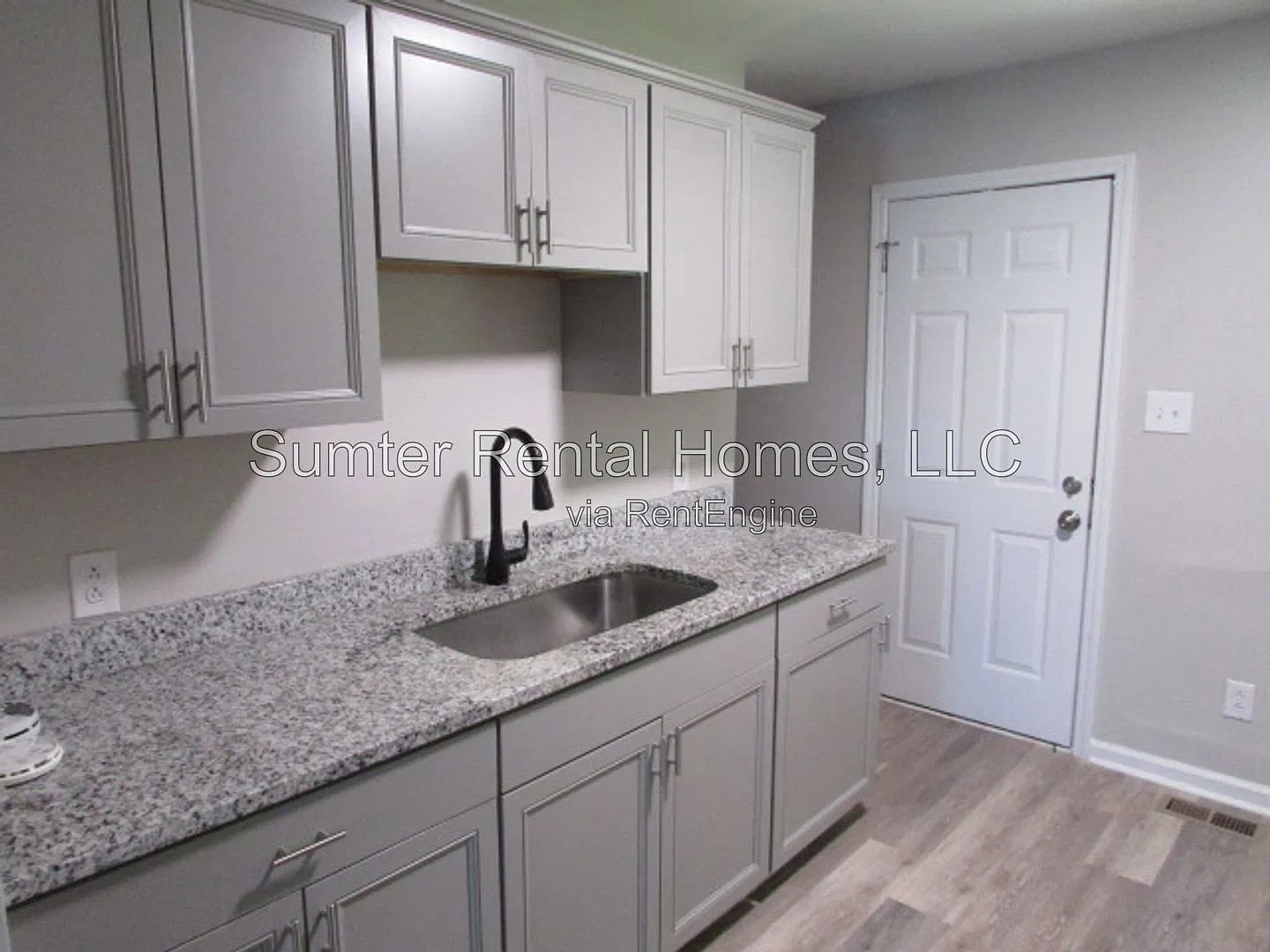 2 bed, 1.0 bath, 725 sqft, $1,095 — Photo 4