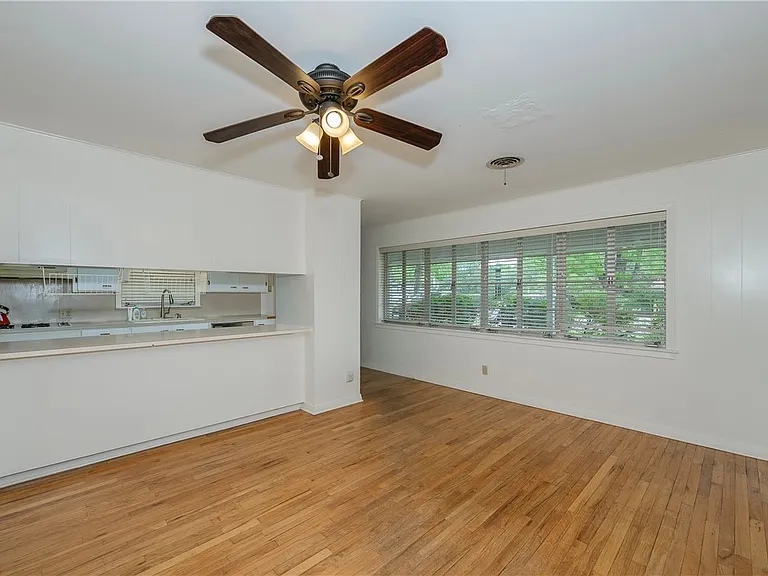 501 Helena St — Photo 12