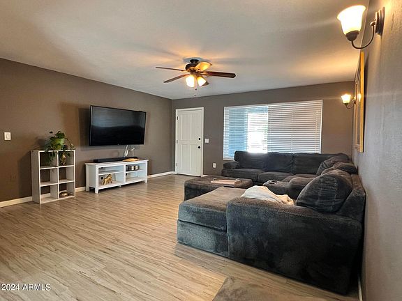 3rd image of 1556 N MARKDALE --