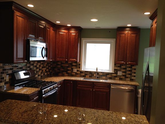 3rd image of 14452 Hickox St