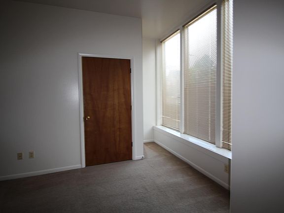 2nd image of 217 W Cross St APT 6