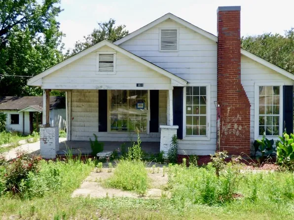 3801 7th St N #9-10, Clanton, AL 35045