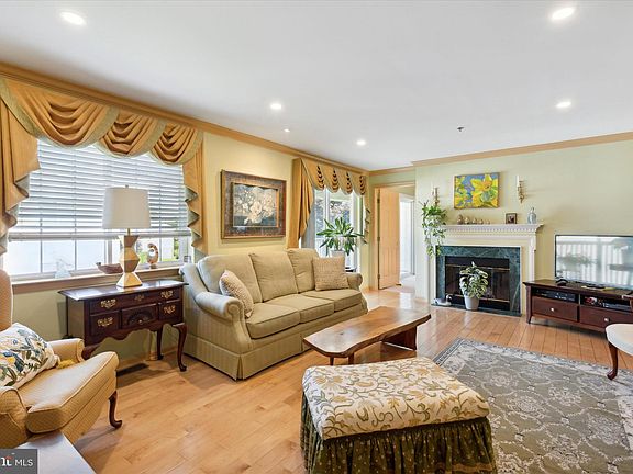 2nd image of 523 Paoli Pointe Dr