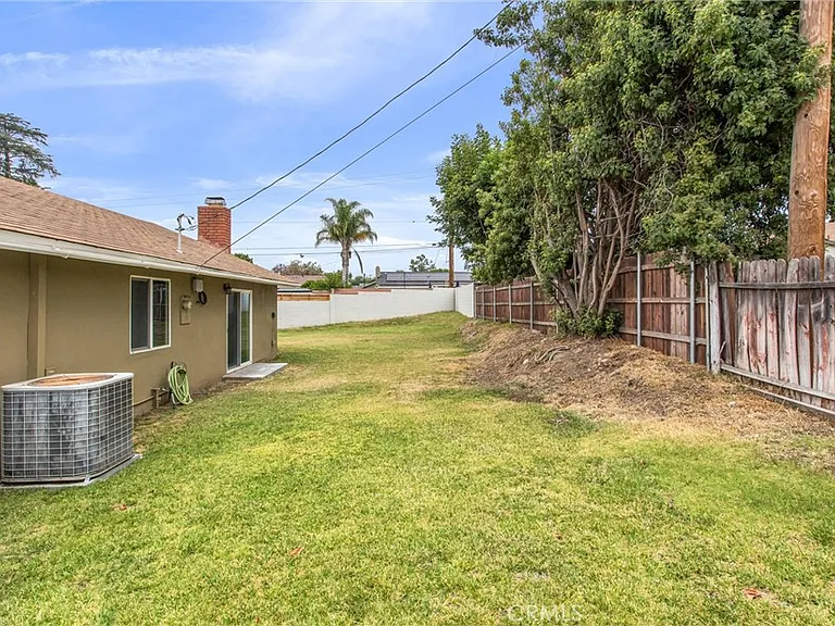 2960 Sterling St — Photo 23