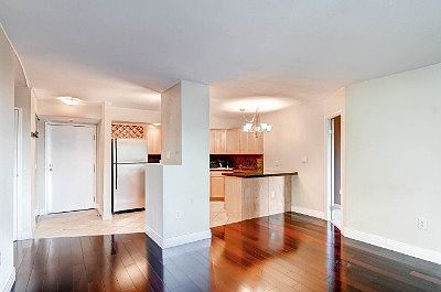 5th image of 601 W 11th Ave APT 201