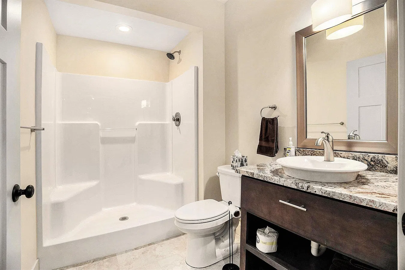 5 bed, 3400 sqft, $2,500 — Photo 4