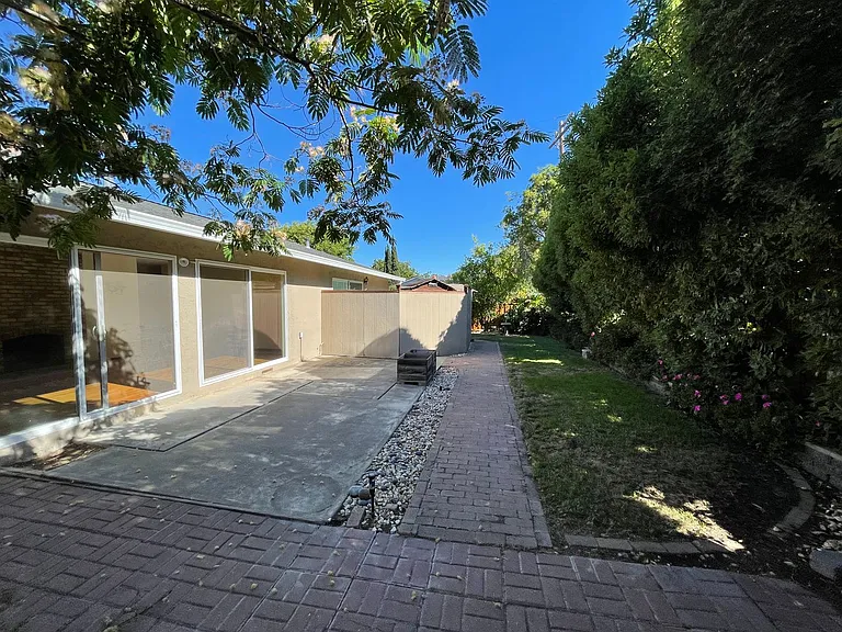 1428 Roselli Dr — Photo 16