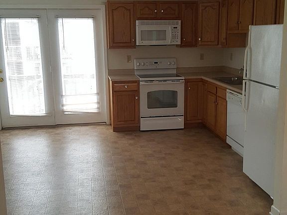 2nd image of 1425 Saratoga Ave APT B