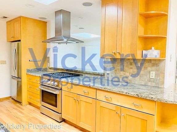 3rd image of 32 Weller Ct