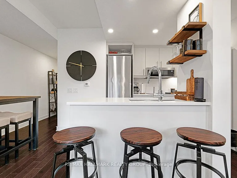 340 Queen St #1302 — Photo 15