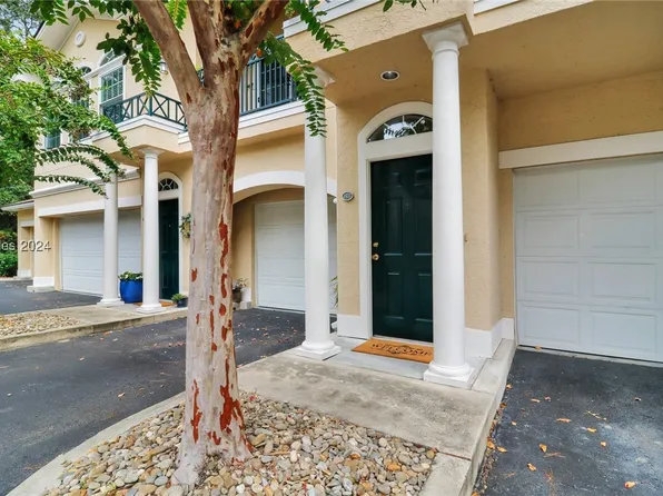 4 Indigo Run Dr APT 2411, Hilton Head Island, SC 29926