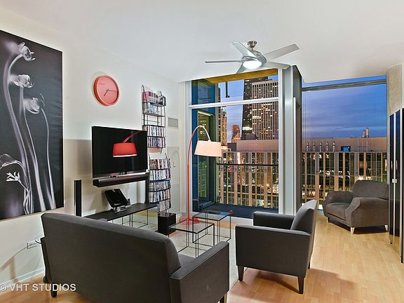 4th image of 600 N Fairbanks Ct Unit 3604