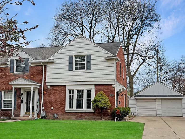 3746 Brewster St — Photo 17