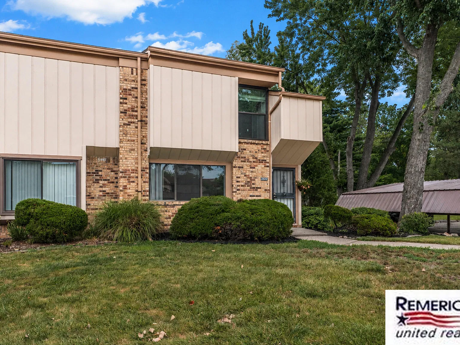 2 bed, 1.5 bath, 1217 sqft, $1,700 — Photo 4