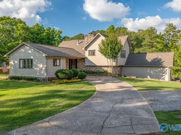 455 Montclair Dr, Gadsden, AL 35901