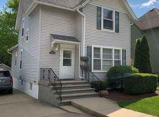 210 N 5th St, Saint Charles, IL 60174