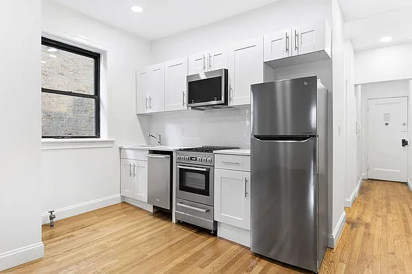 Rented by Compass | media 25