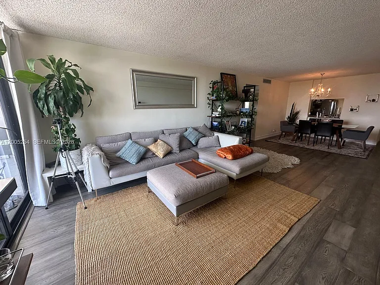 2625 Collins Ave #1508 — Photo 3