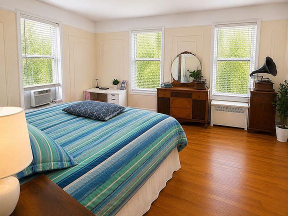 5th image of 225 Bennett Ave APT 6H