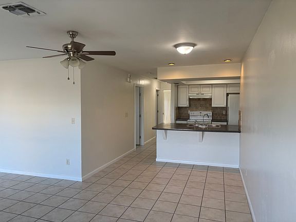 4th image of 812 NE 8th St