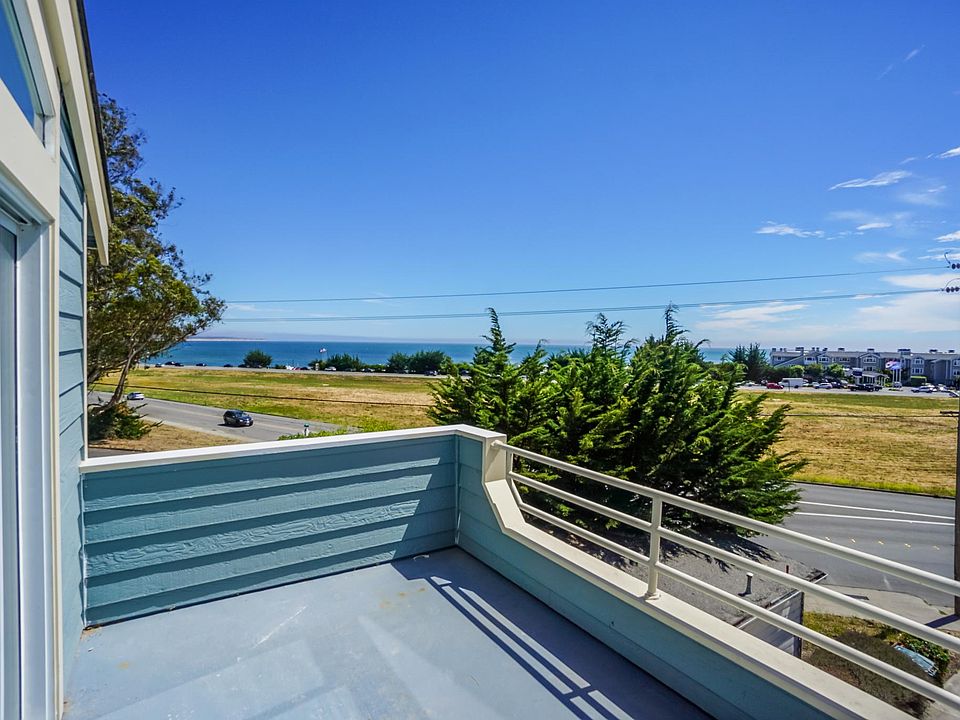 1st image of 115 Avenue Balboa Half