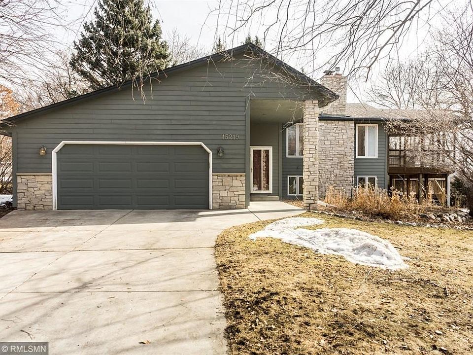 1st image of 15219 Crystal Dr W