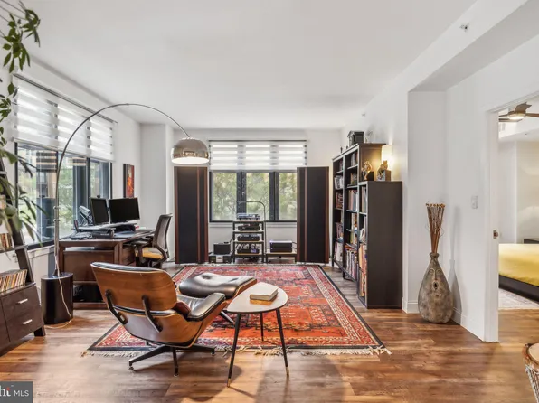 400 Massachusetts Ave NW APT 207, Washington, DC 20001