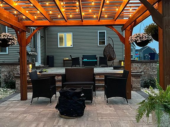 4th image of 5377 Marguerites Way