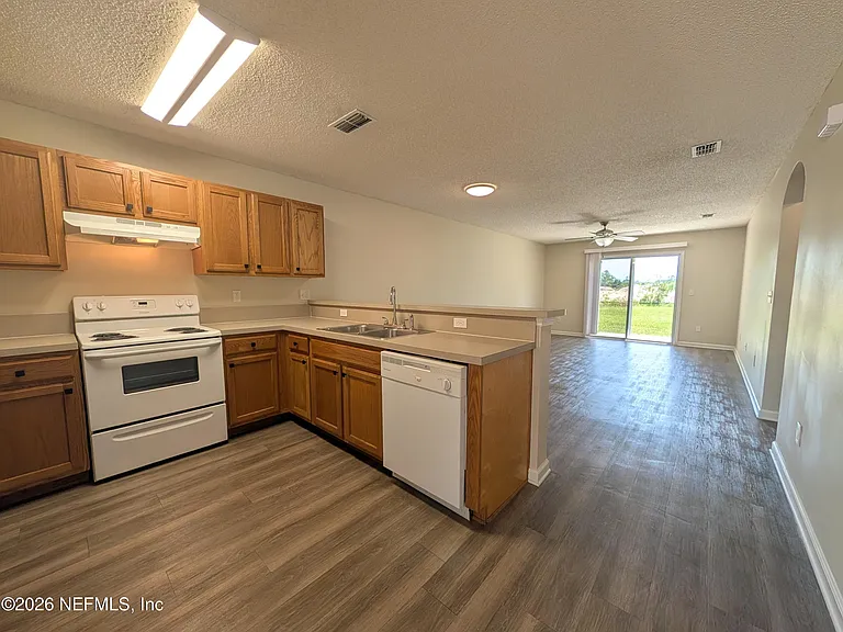 127 Plantation Point Dr — Photo 3