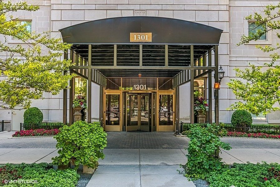 1st image of 1301 N Dearborn St #1105-06