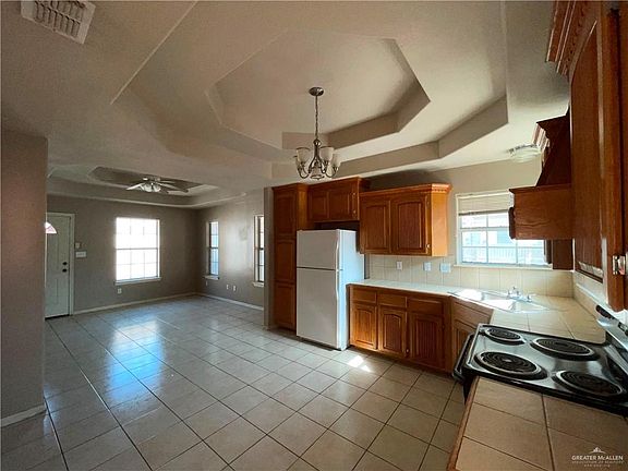 3rd image of 805 W Bronze Dr APT 4