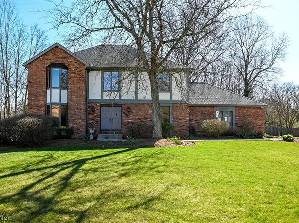 9379 Sherwood Trl, Brecksville, OH 44141