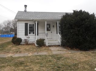 216 S Fayette St, Carthage, IL 62321