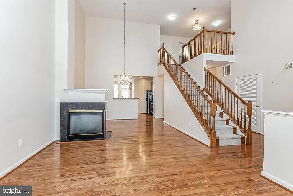 3 bed, 3085 sqft, $3,400 — Photo 4