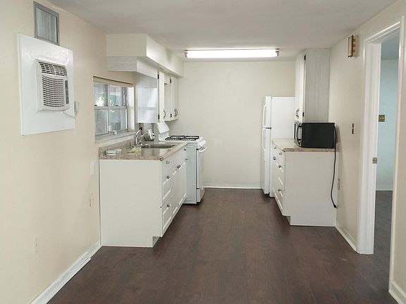 2nd image of 1641 Lakeview Dr #A